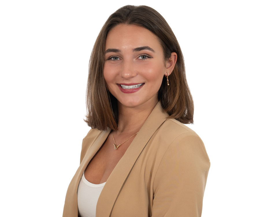 Julia Gale headshot